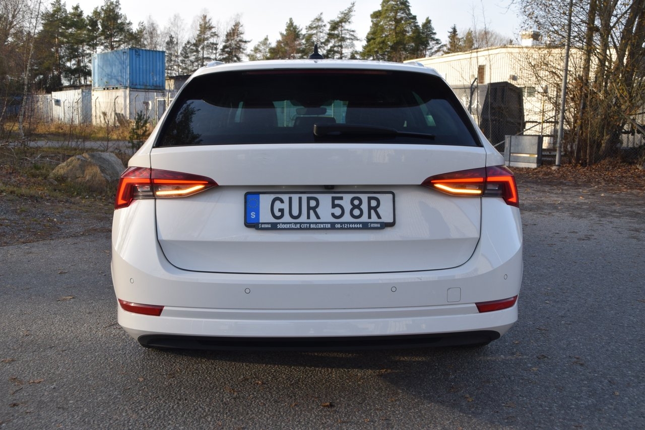 Skoda Octavia 2022, bild 4/25