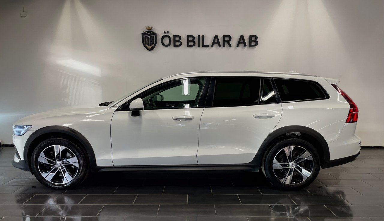 Volvo V60 Cross Country 2021, photo 4/10