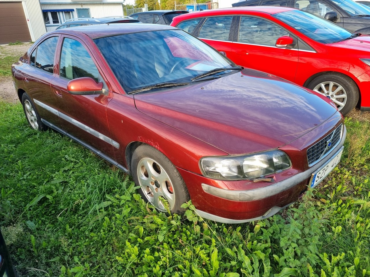 Volvo S60 2.4 Besiktigad, 140hk 2002, kuva 2/20