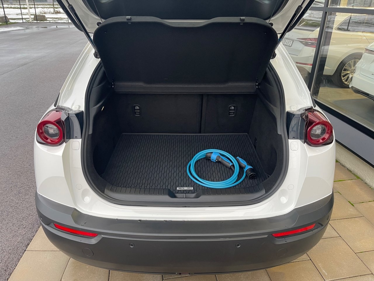 Mazda MX-30 e-Skyactiv R-EV 2023, bild 6/10