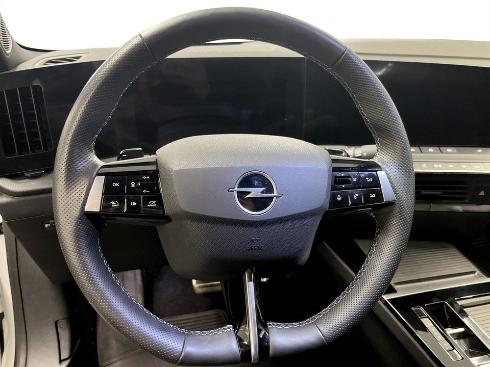 Opel Astra ST GS 1.2 PT 130hk Aut 2024, bild 7/17