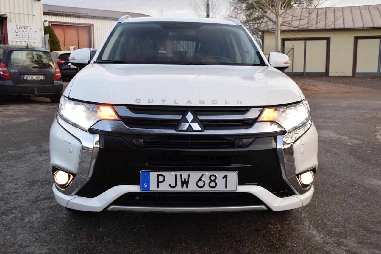 Mitsubishi Outlander 2017, bild 2/22