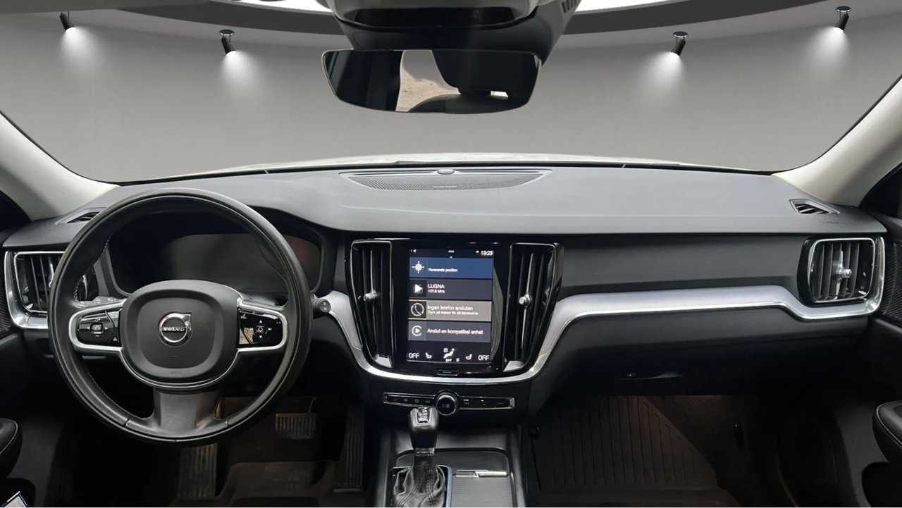 Volvo V60 Cross Country D4 AWD MOMENTUM 2021, bild 8/8