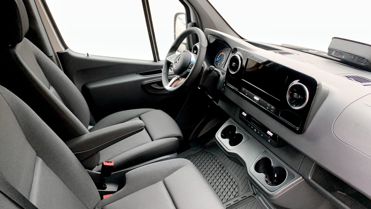 Mercedes-Benz eSprinter 2026, photo 3/9
