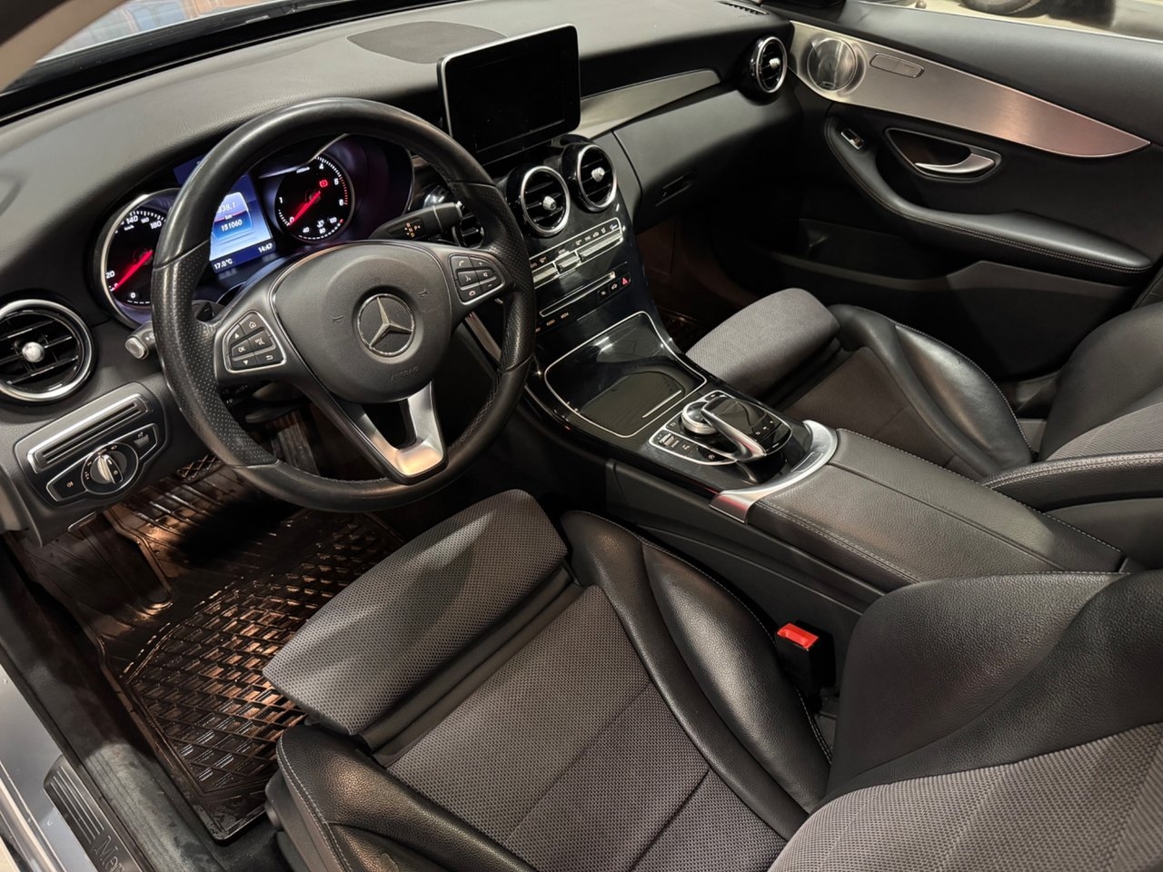 Mercedes-Benz C 2017, bild 7/10