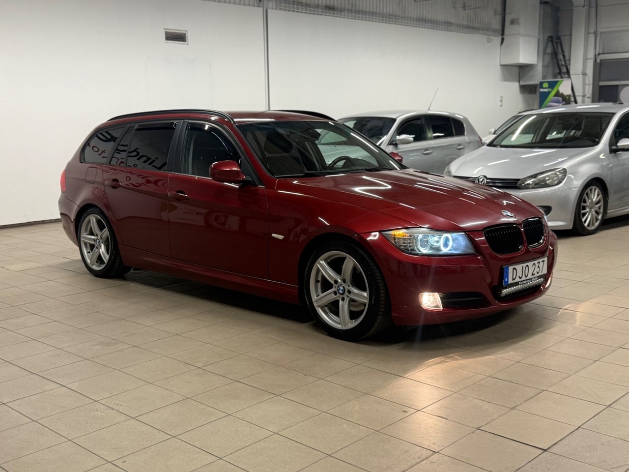 BMW 318 2011, bild 6/12