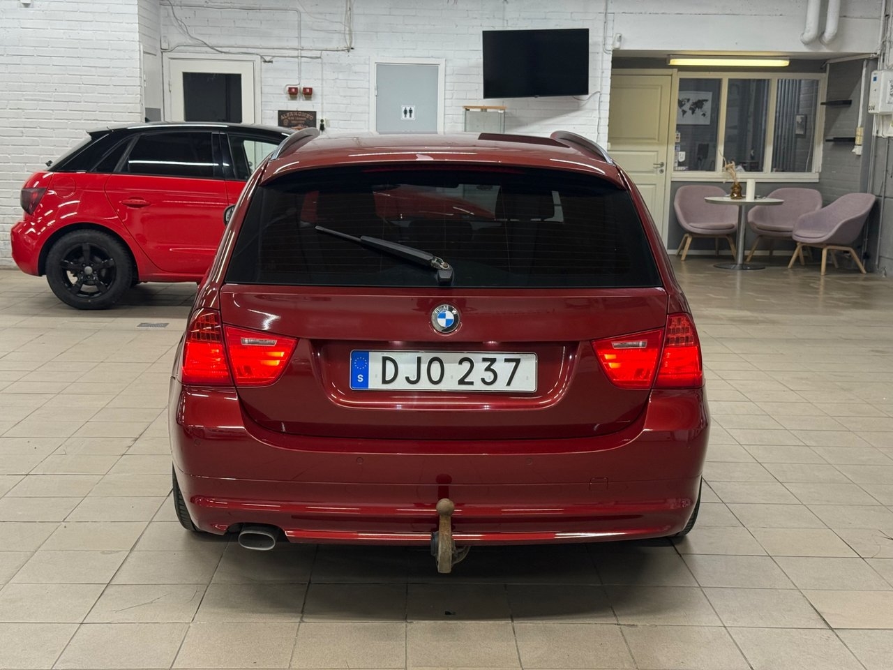 BMW 318 2011, bild 4/12