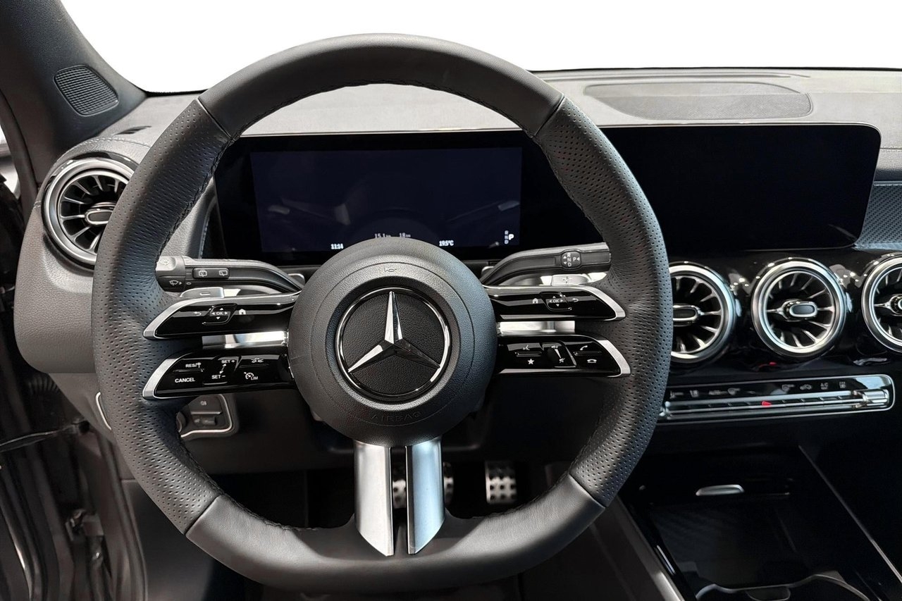 Mercedes-Benz GLB 2026, photo 7/10