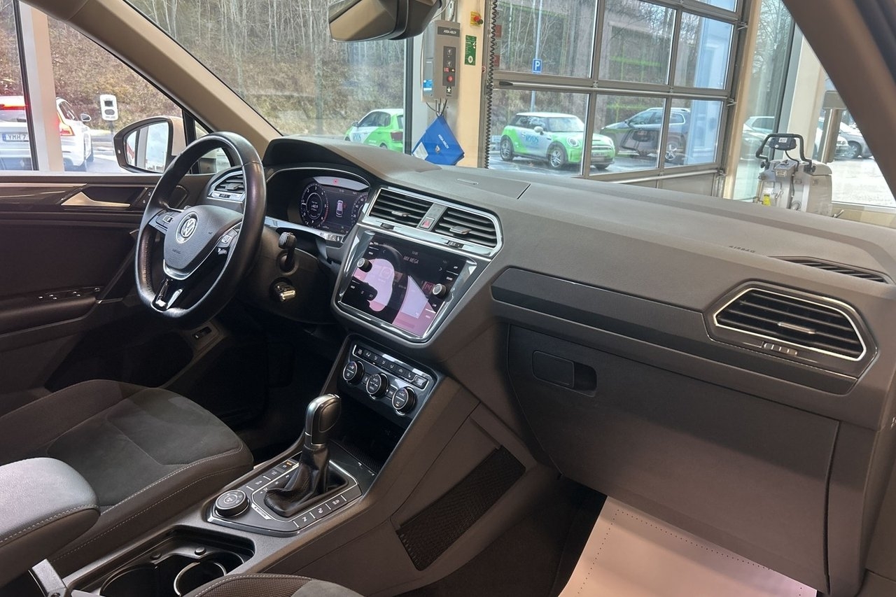 Volkswagen Tiguan 2018, bild 7/10