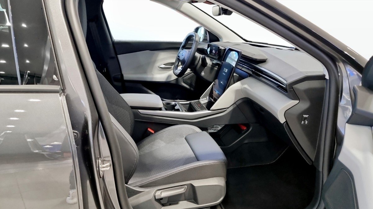 Ford Explorer Long Range 2026, bild 3/9