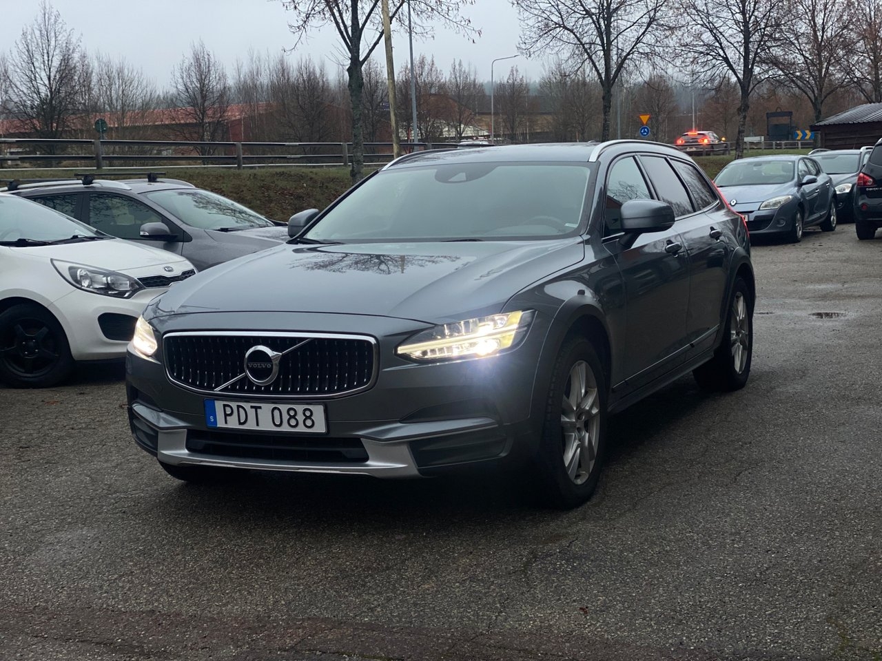 Volvo V90 Cross Country 2019, bild 2/6