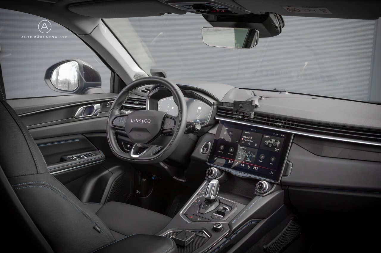 Lynk & Co 01 PHEV DCT Black edition SoV 2022, kuva 7/27