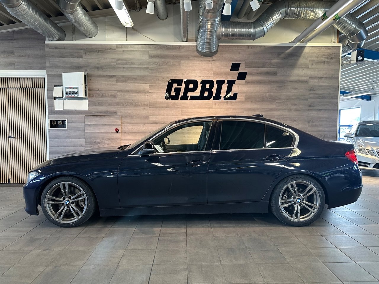 BMW 328 i Sedan Steptronic Luxury Line 2014, photo 2/25