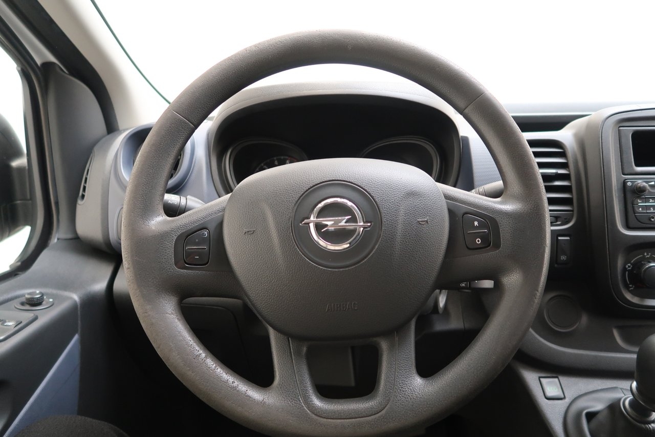 Opel Vivaro 2017, kuva 7/10