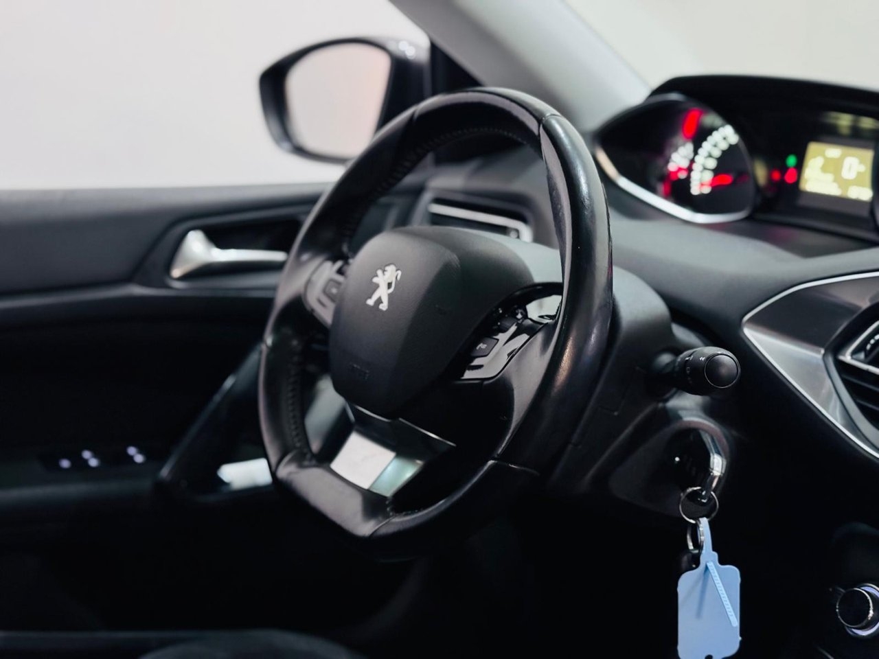 Peugeot 308 2015, bild 3/19