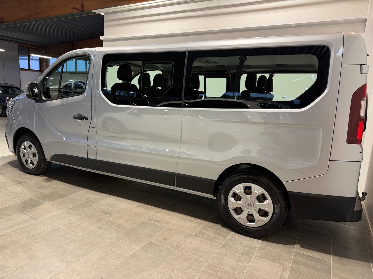 Renault Trafic 2023, bild 2/18