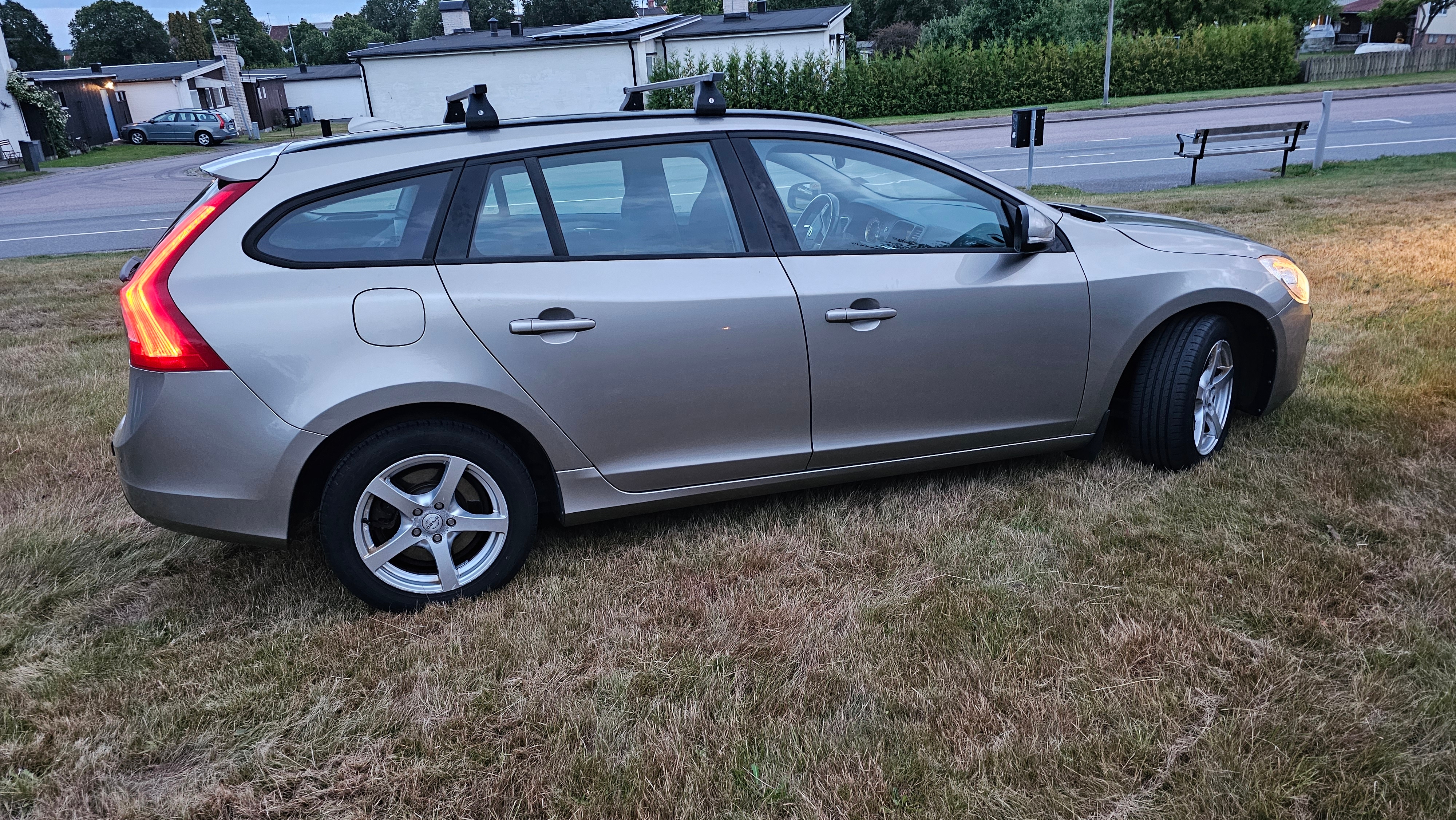 Volvo V60 D2 Manuell 2012, bild 4/8