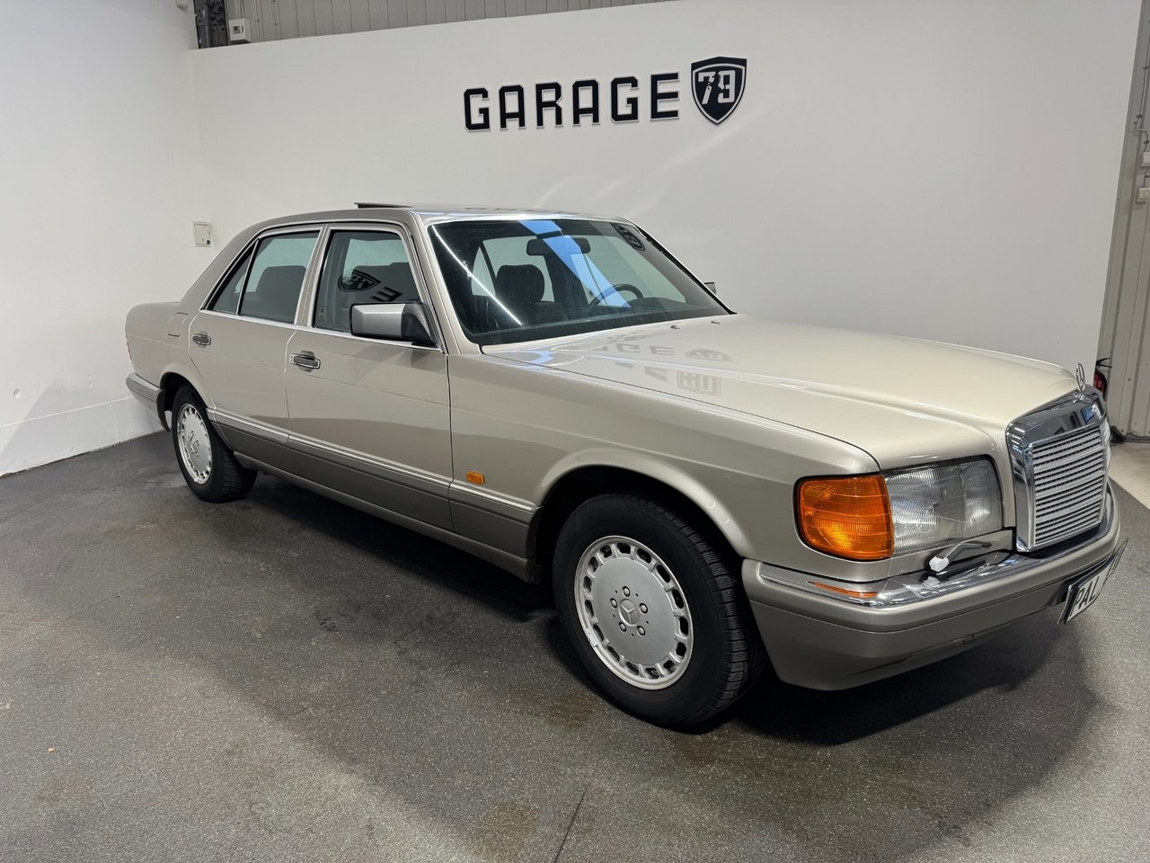 Mercedes-Benz 300 1987, kuva 2/10