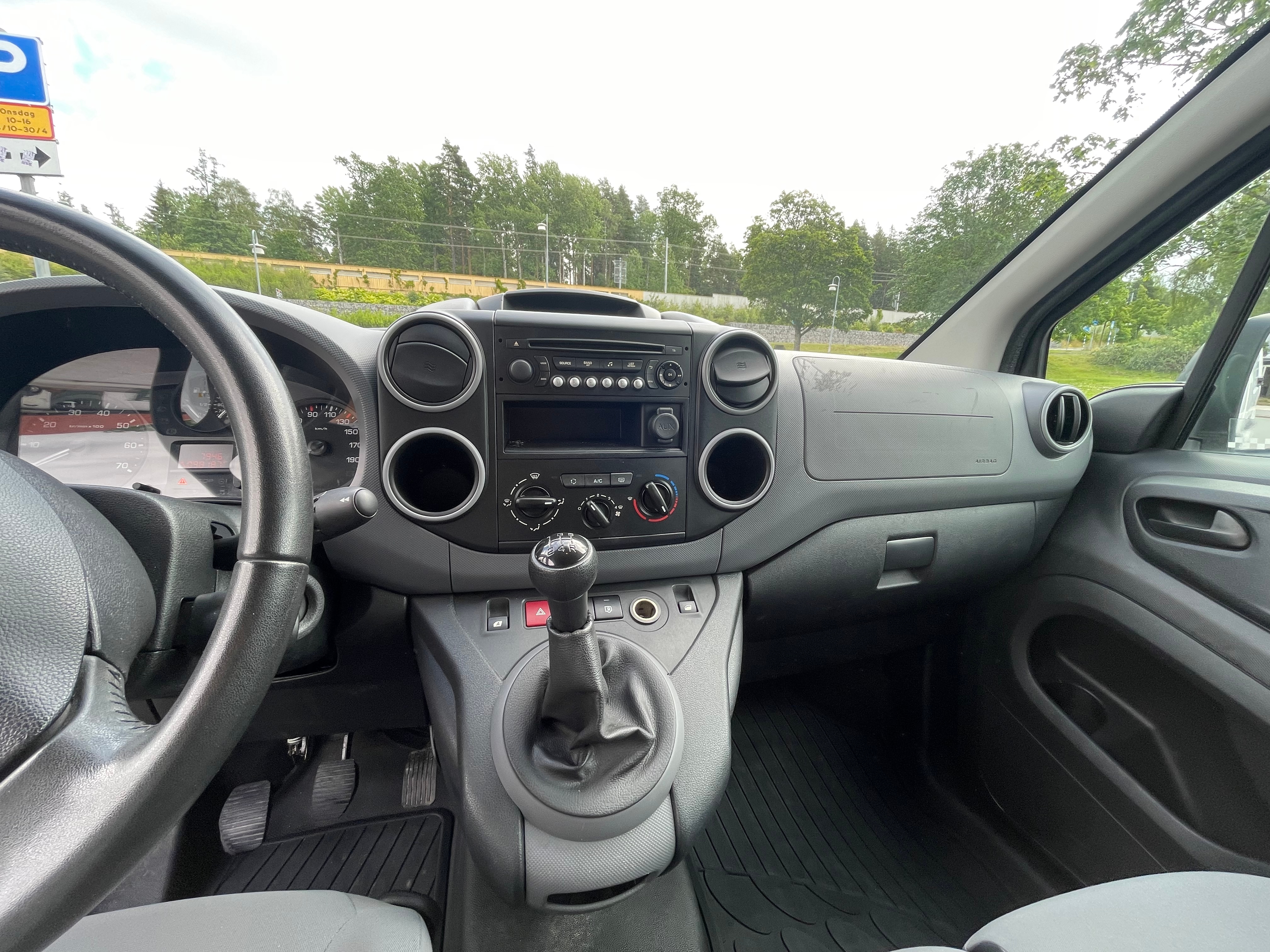 Peugeot Partner BlueHDi 100 2016, bild 2/5