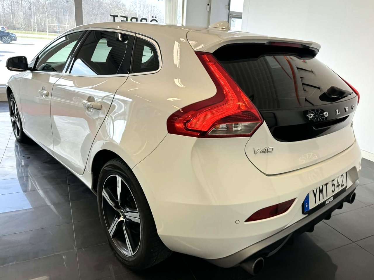 Volvo V40 D3 Geartronic R-Design Euro 6 2019, kuva 5/22