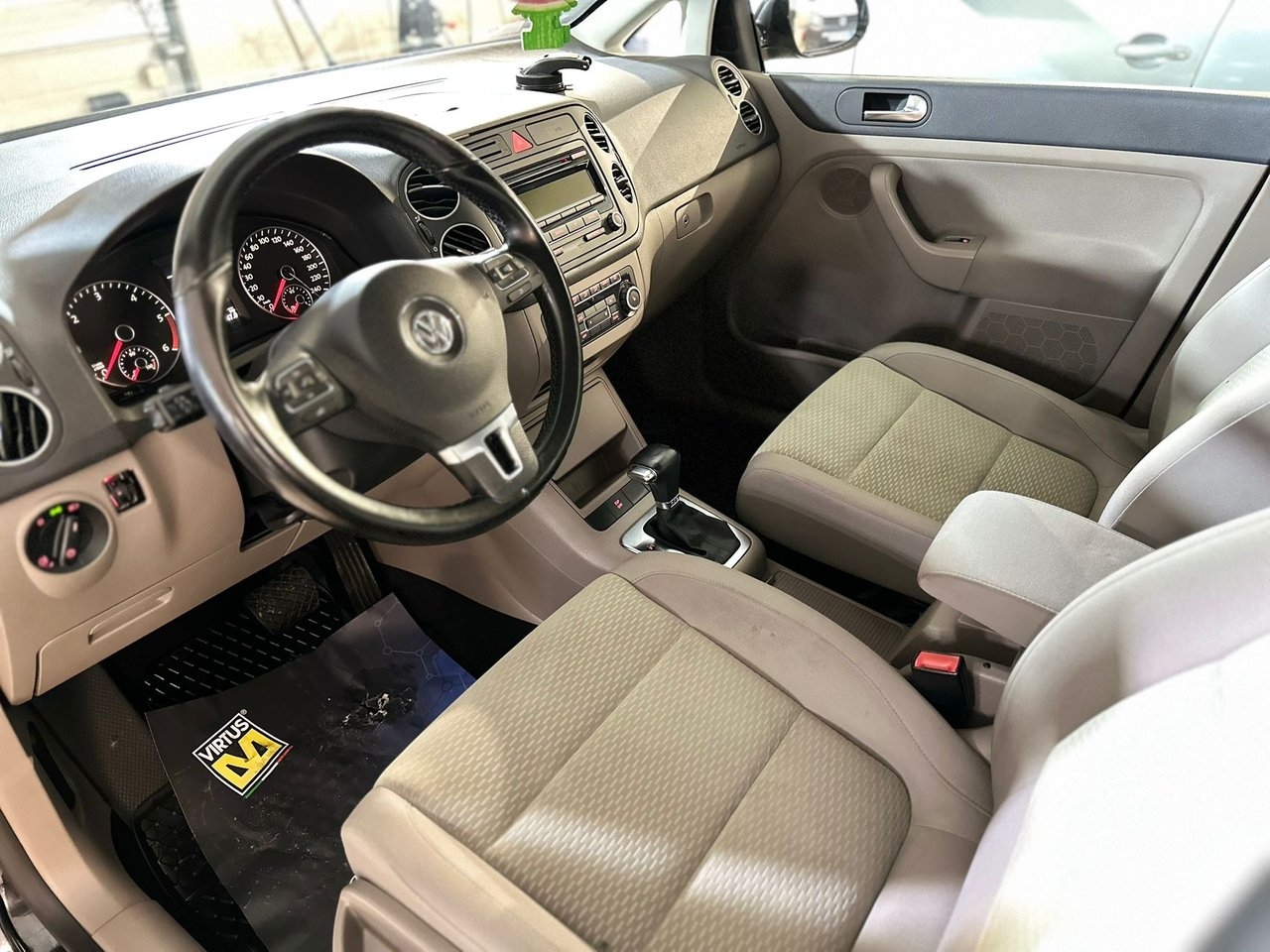 Volkswagen Golf 2010, bild 6/13
