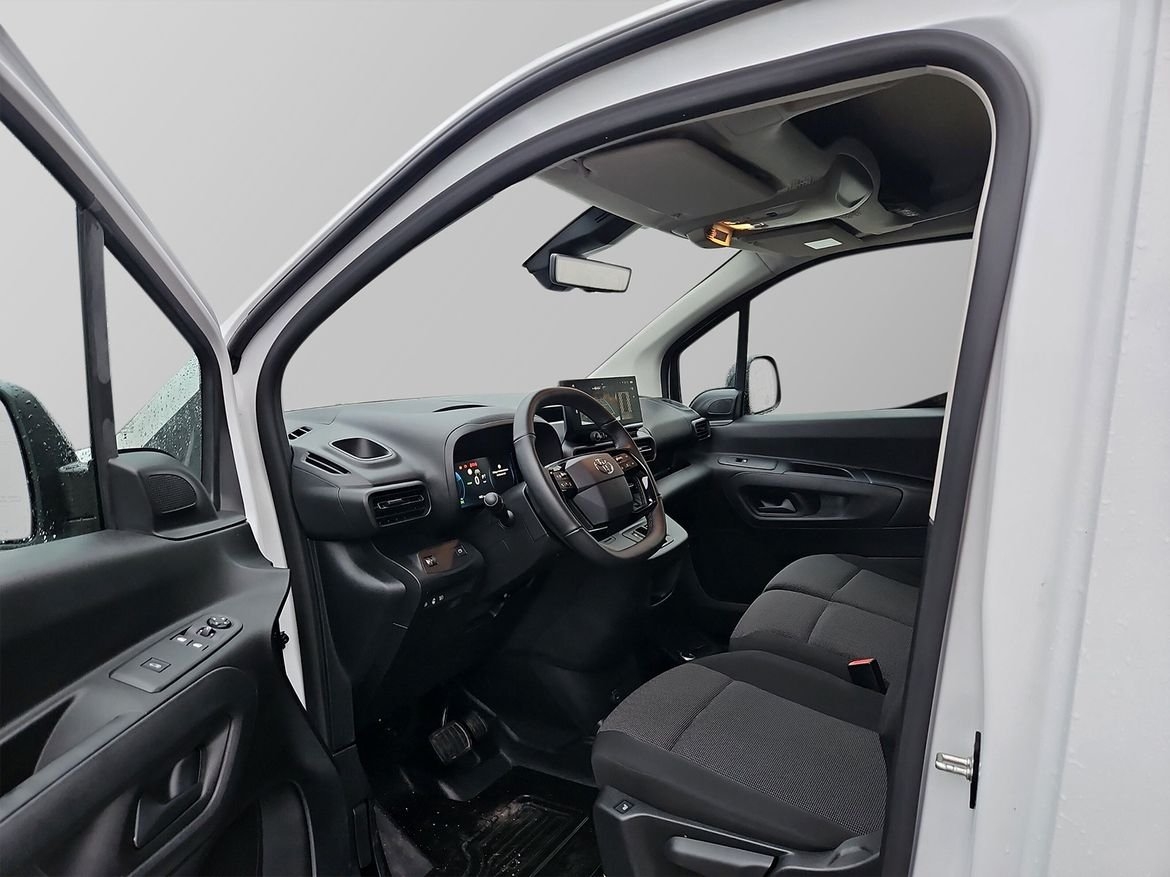 Toyota Proace City 2024, photo 7/10