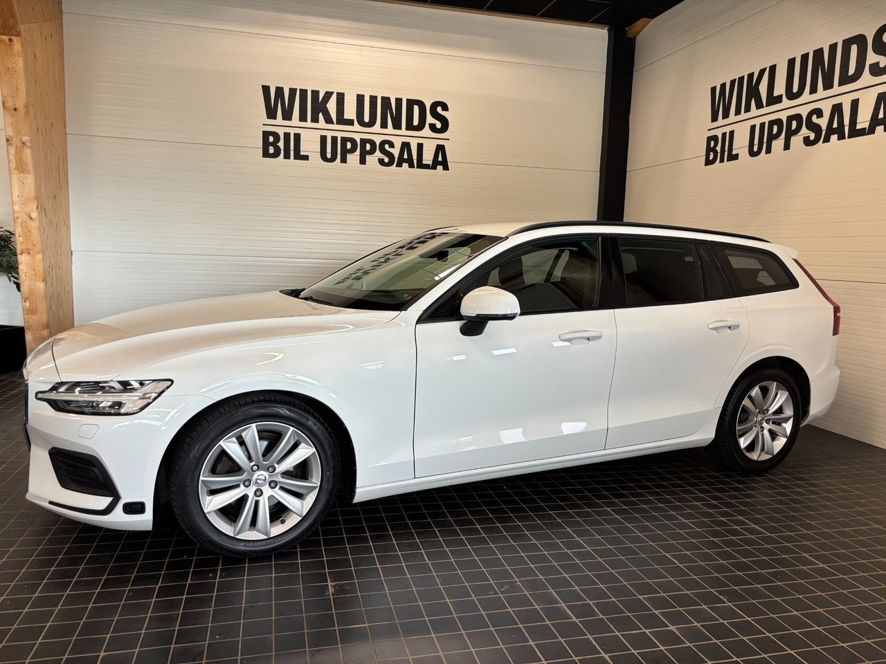 Volvo V60 2019, bild 2/10