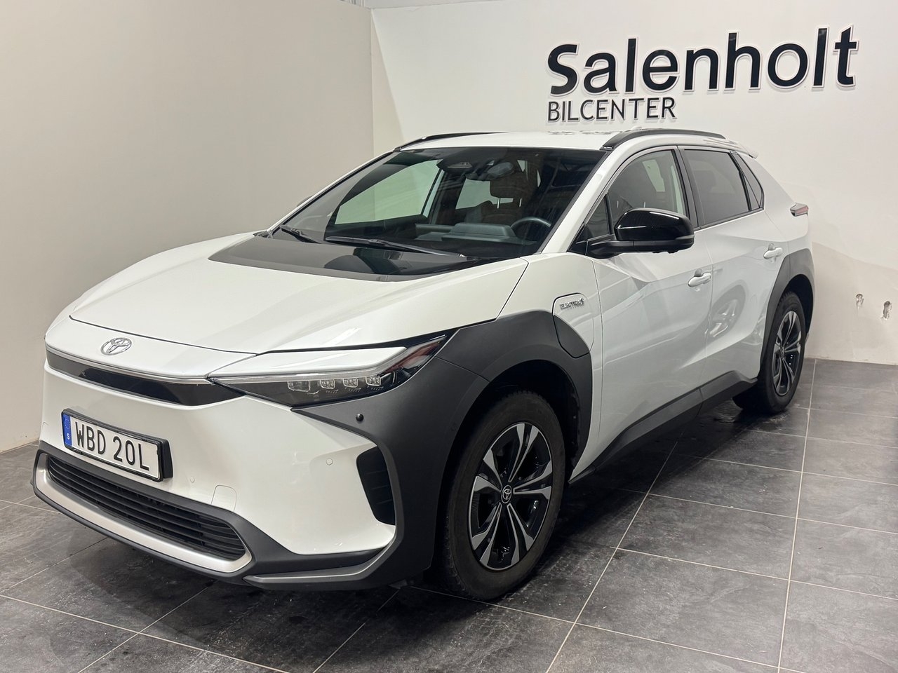 Toyota bZ4X 71.4 kWh Executive 2023, bild 2/26