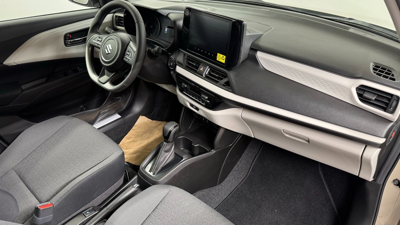Suzuki Swift mildhybrid Automat 2025, bild 7/10