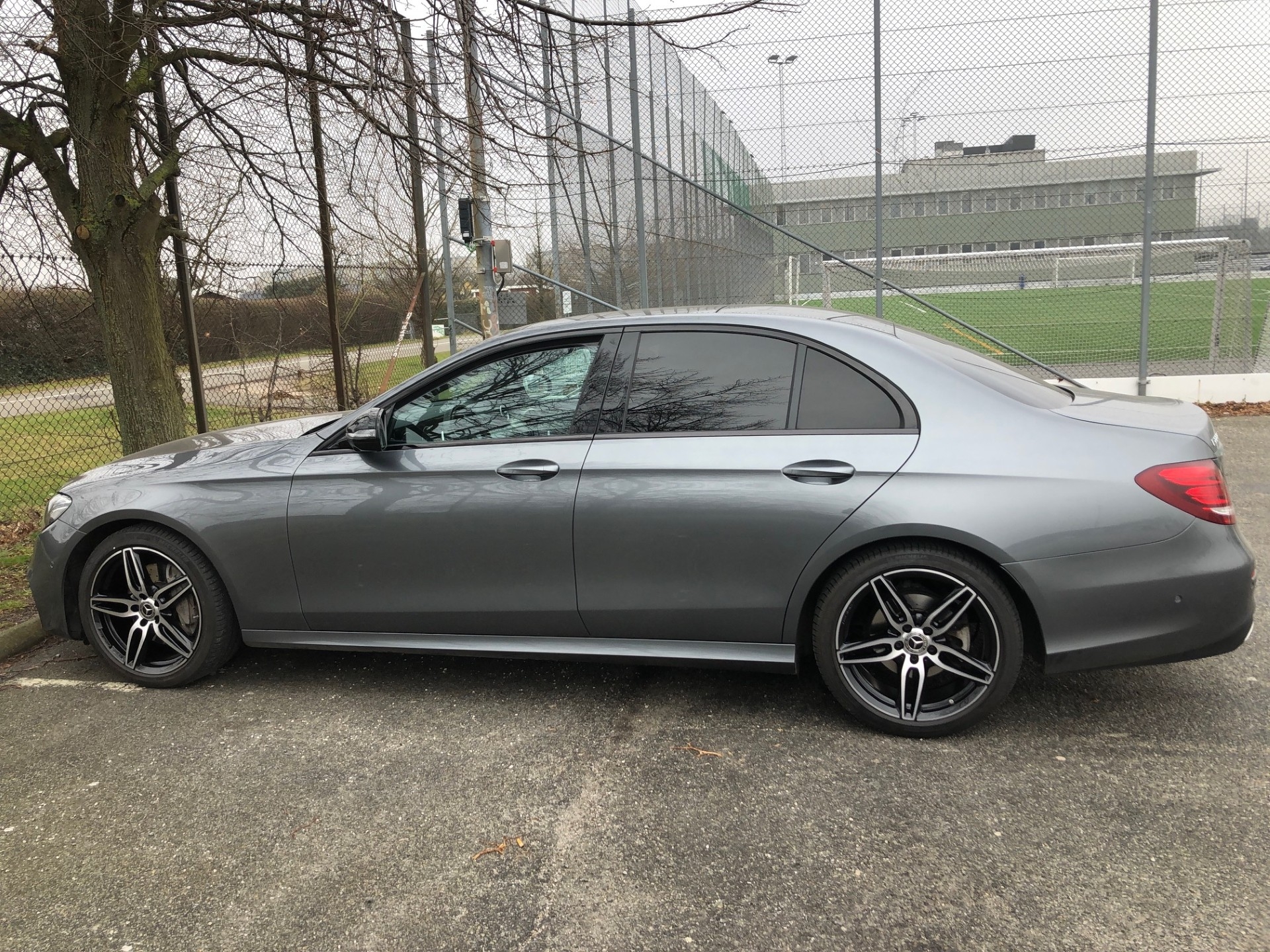 Mercedes-Benz E 220 d AMG Night Package 2017, kuva 4/10