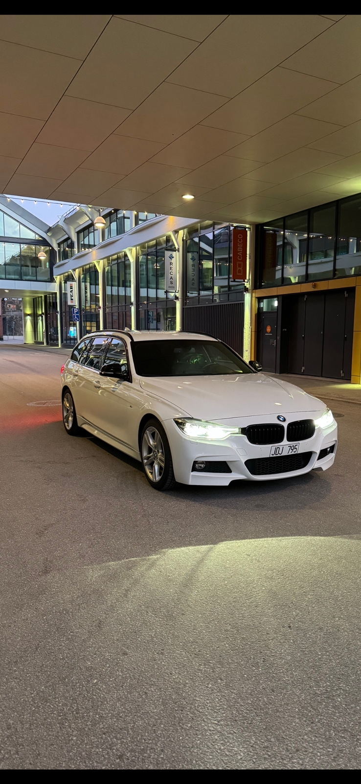 BMW 330 i Touring Steptronic 2018, bild 2/6