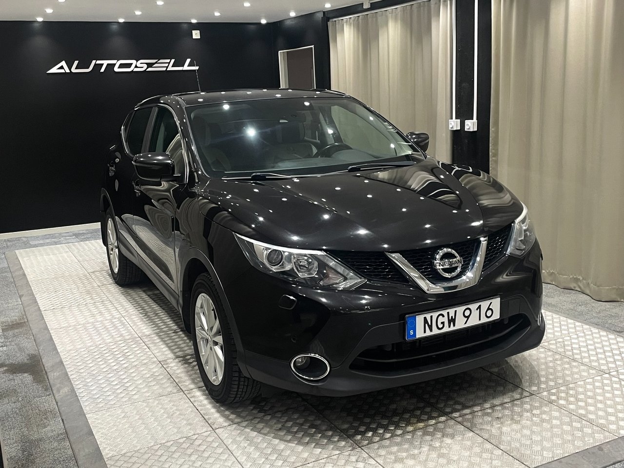 Nissan Qashqai 2017, bild 2/10