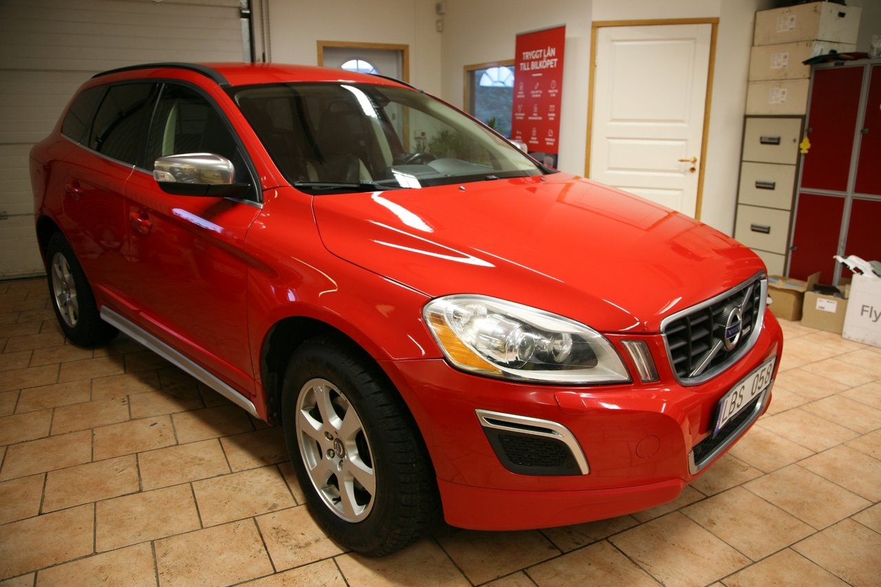 Volvo XC60 D3 AWD Geartronic R-Design 2011, bild 3/26
