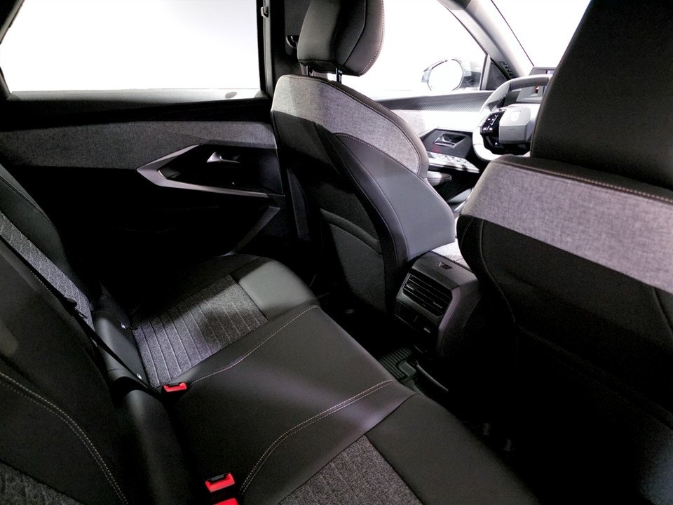 Peugeot e-3008 Allure 73 kWh 2025, bild 5/14