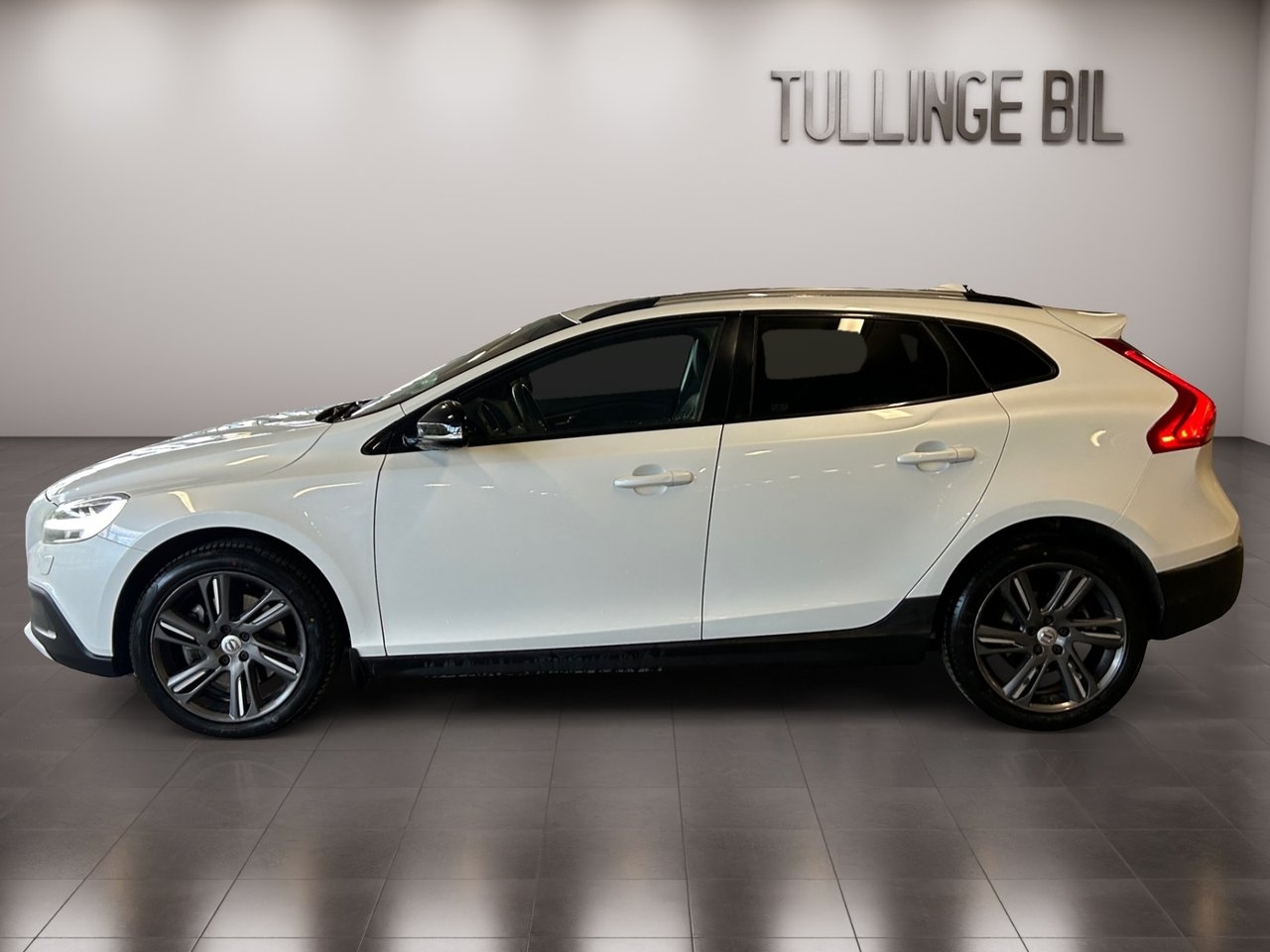 Volvo V40 Cross Country 2018, bild 2/26