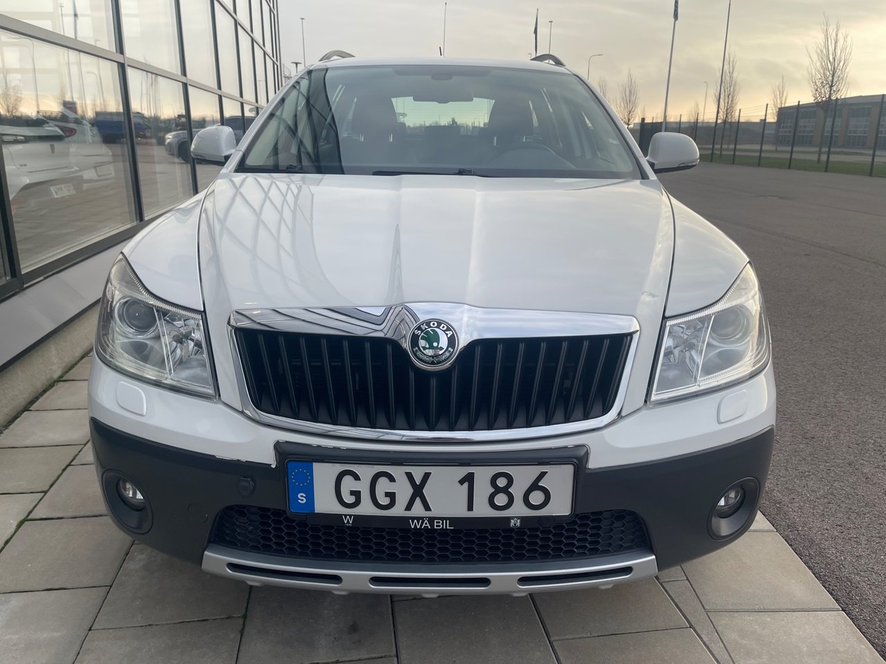 Skoda Octavia 2011, bild 4/10