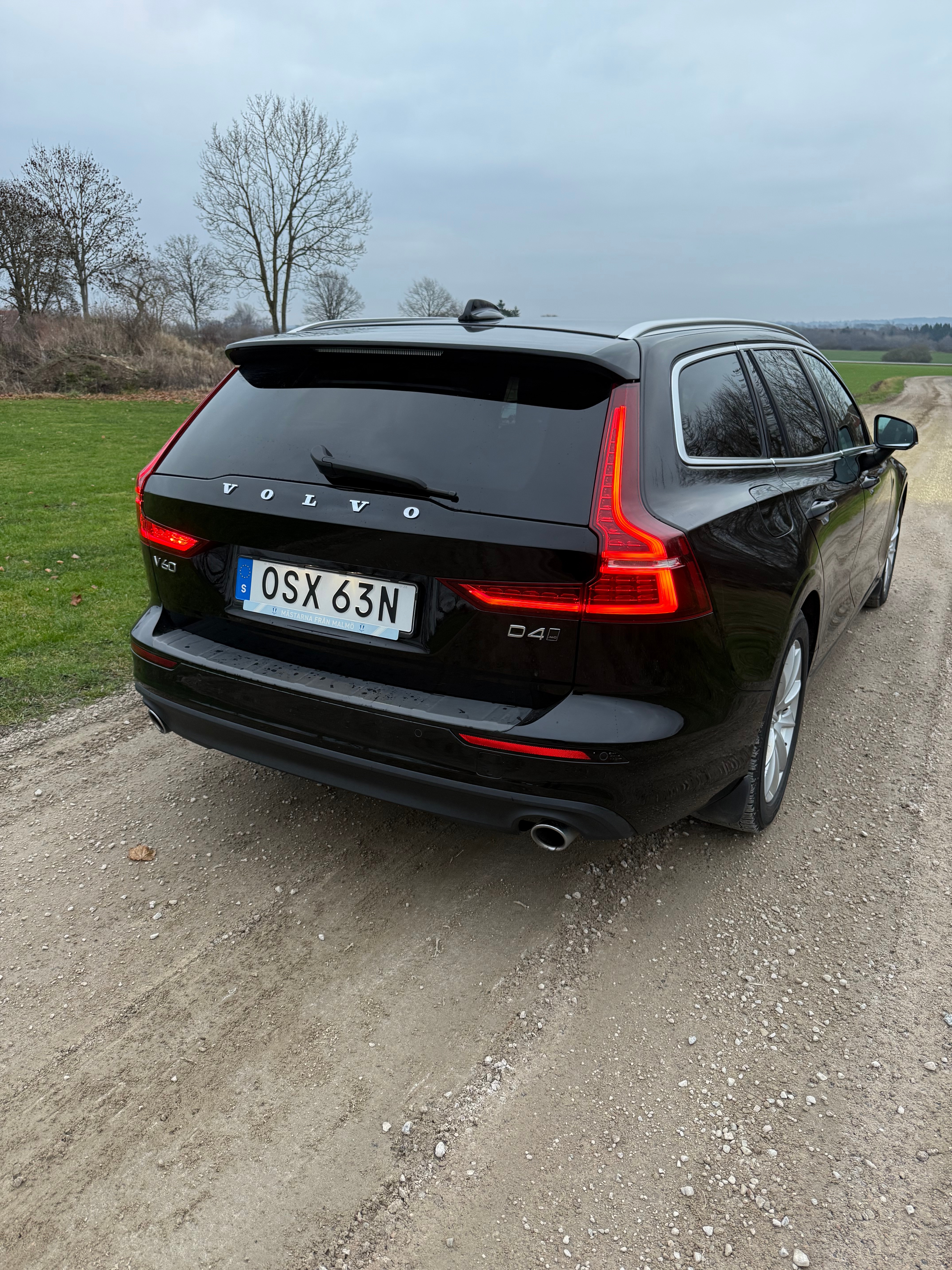Volvo V60 D4 AWD Geartronic 2020, photo 3/6