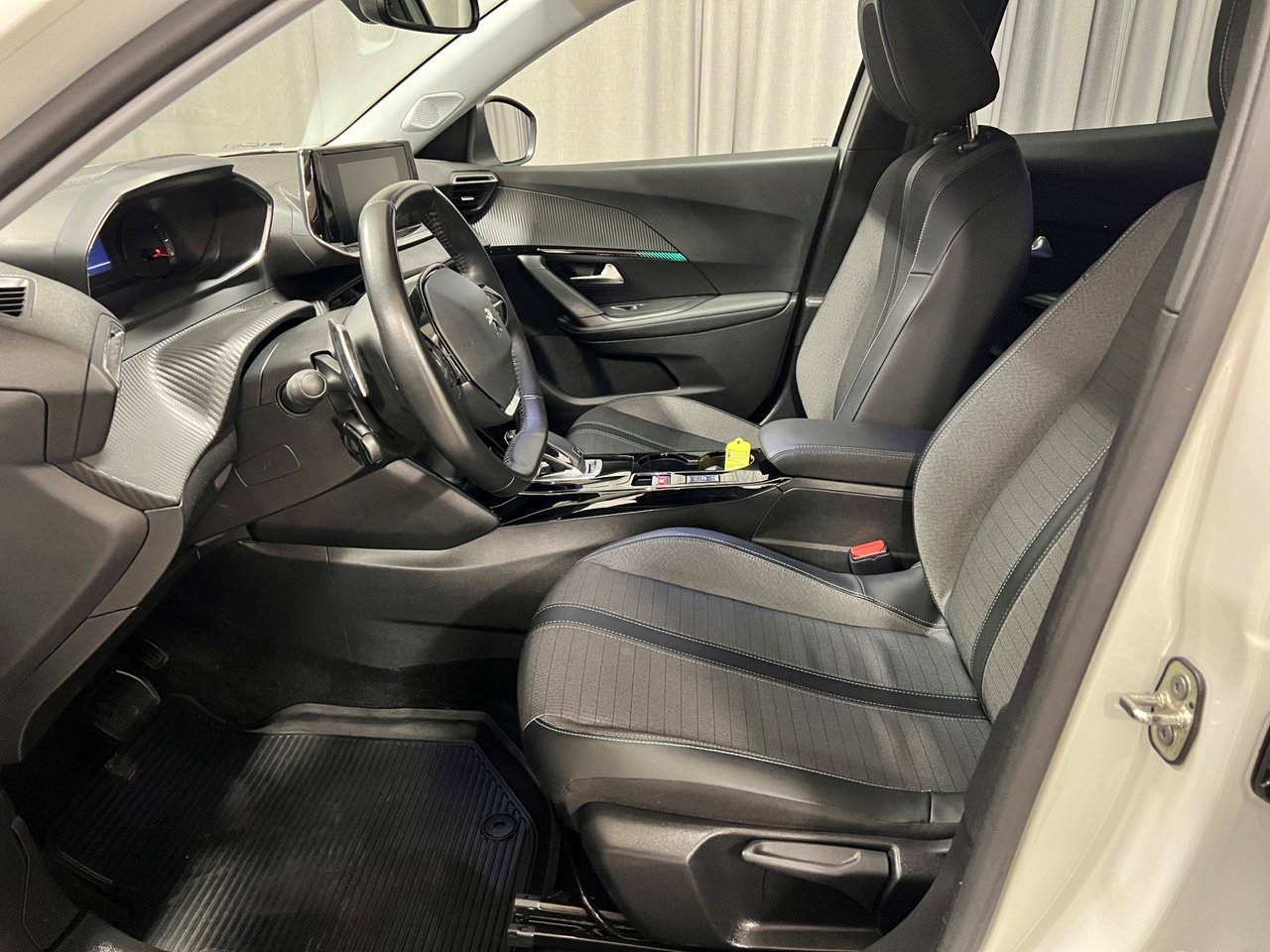 Peugeot 2008 EDITION PT 130 AUT Drag 2021, bild 6/13