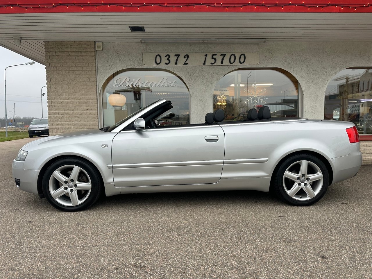 Audi A4 3.0 V6 Cabriolet 2003, bild 2/15