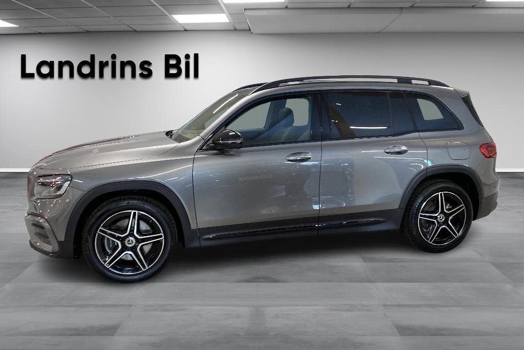Mercedes-Benz GLB 2026, photo 4/10