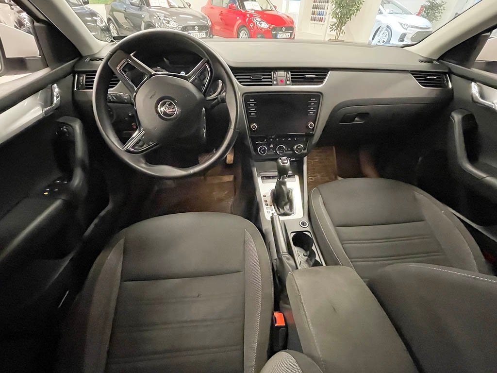 Skoda Octavia 2019, bild 6/7