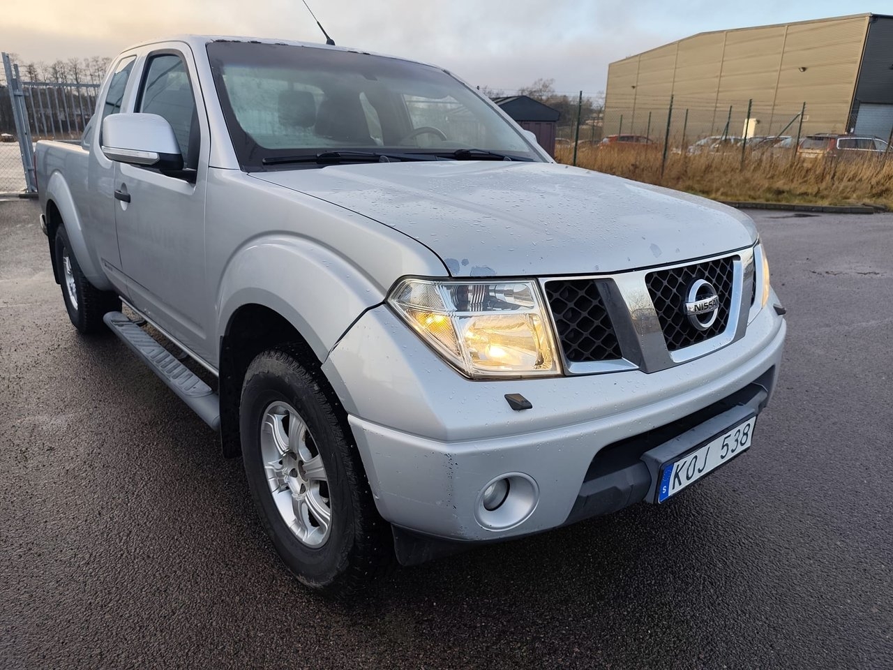 Nissan Navara King Cab 2.5 dCi 4x4 2010, bild 2/10