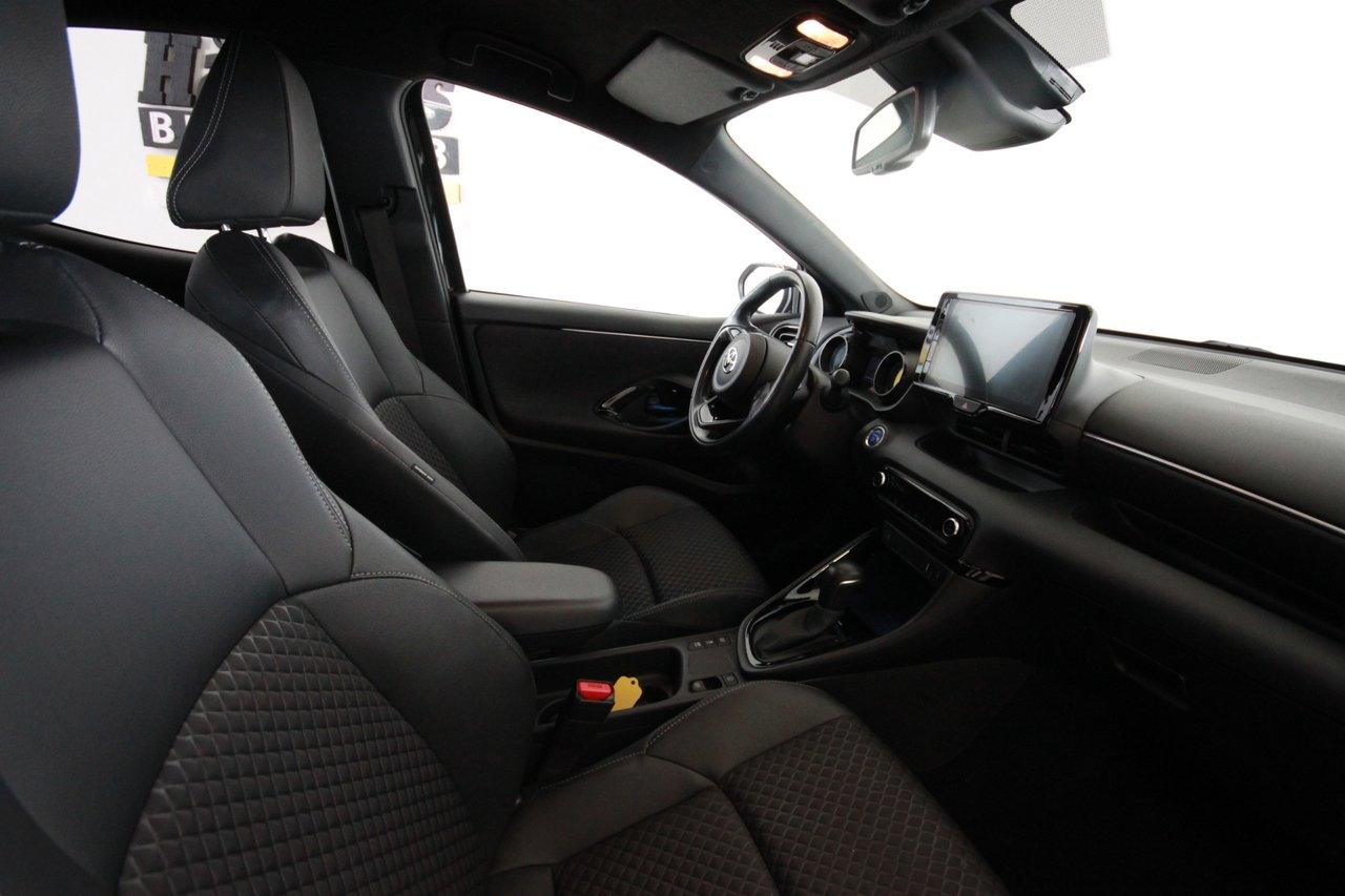 Toyota Yaris Hybrid CVT Style 2022, bild 3/5