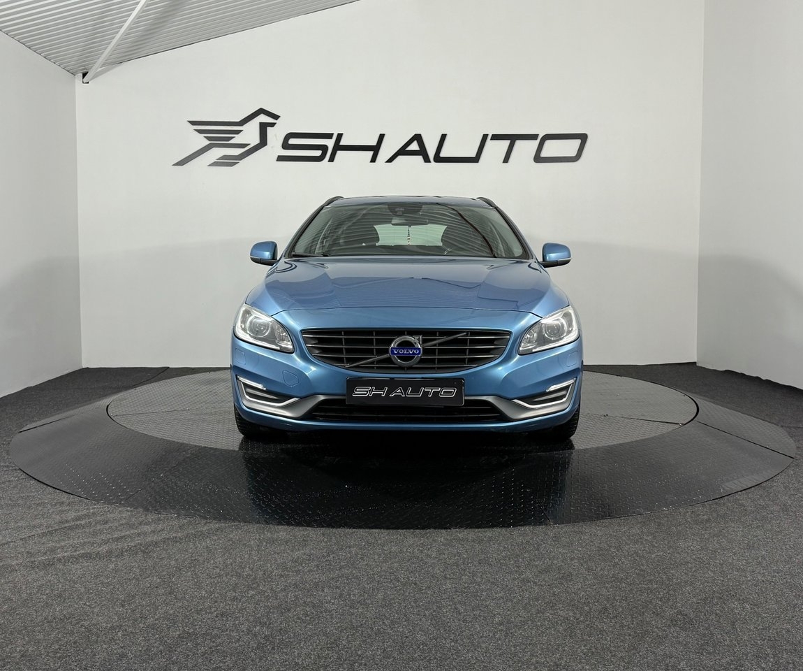 Volvo V60 D3 Geartronic Momentum 2014, bild 2/10