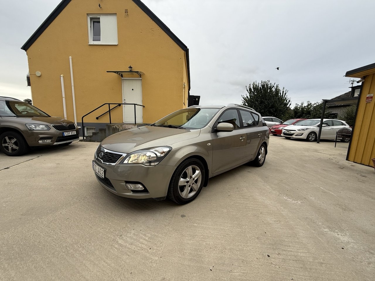 Kia Ceed cee'd_sw 1.6 CRDi EX Euro 4 2010, bild 2/13