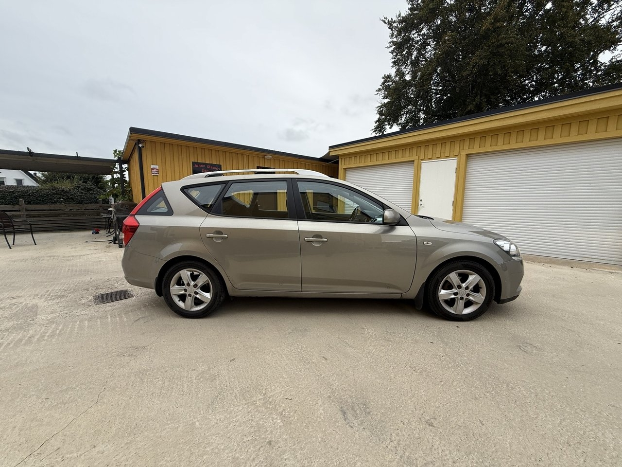 Kia Ceed cee'd_sw 1.6 CRDi EX Euro 4 2010, bild 4/13