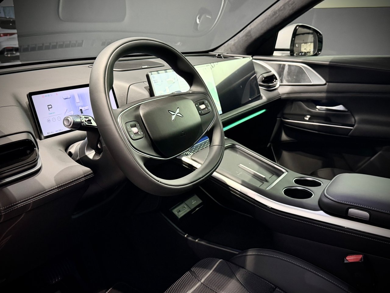 XPENG G9 AWD Performance Nya modellen 2025, bild 7/10