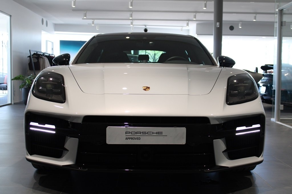 Porsche Panamera 4 E-HYBRID 2026, kuva 3/10