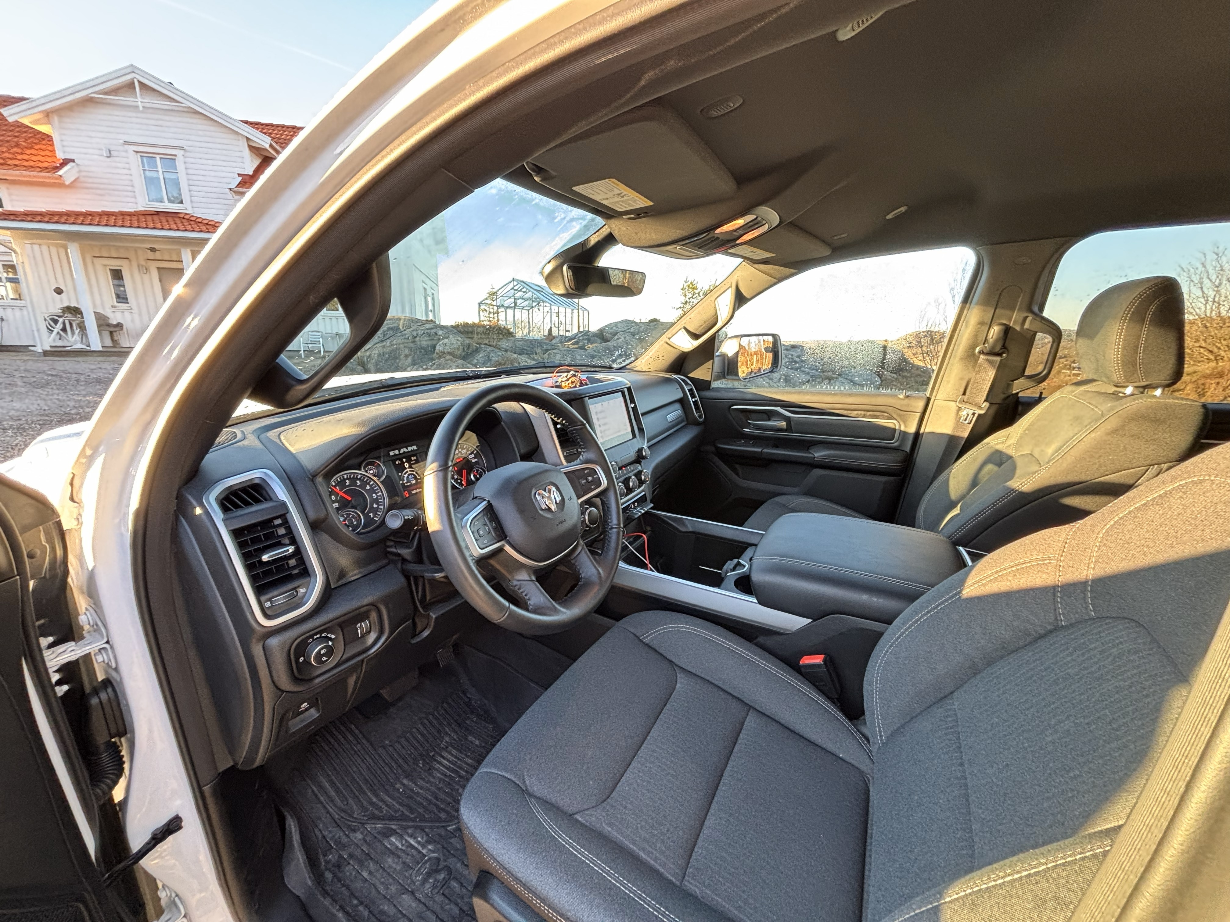 RAM 1500 Bighorn Crewcab 2023, photo 3/10