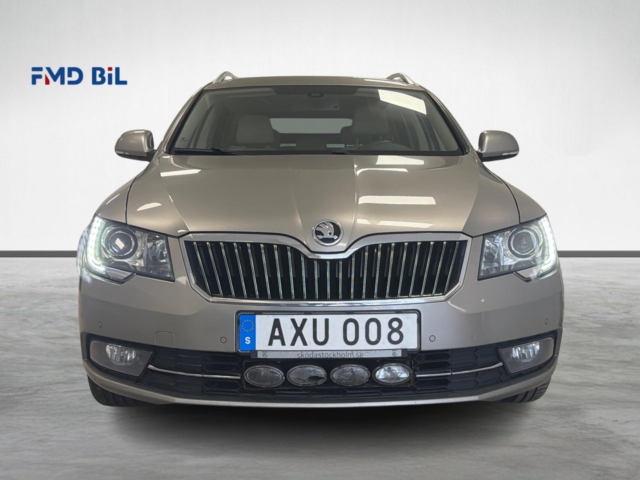 Skoda Superb 2015, photo 7/28